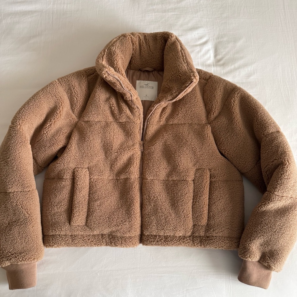 NWT Hollister Cropped Sherpa Puffer Coat